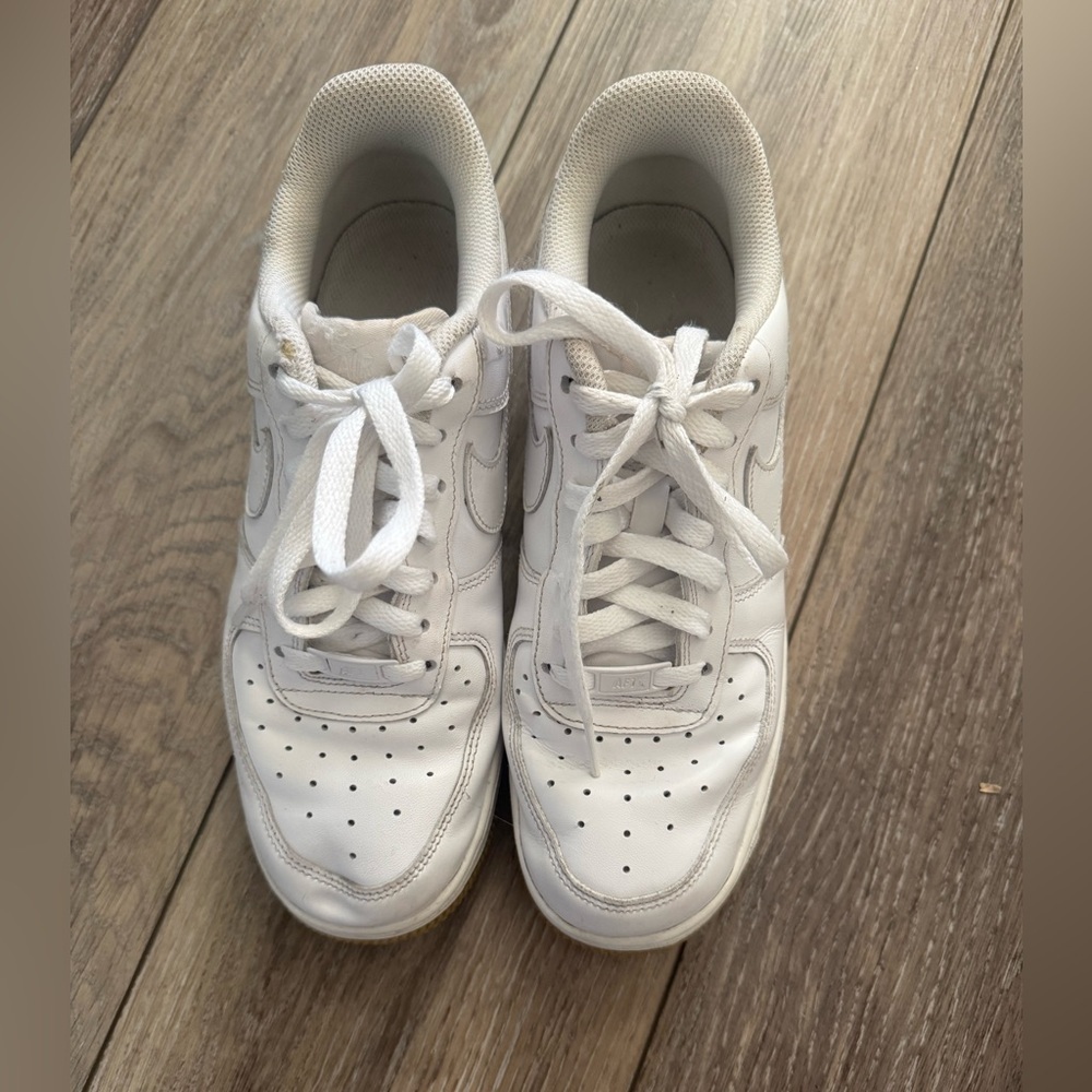 Nike Air Force 1 Low '07 White Brown Gum youth size 7 - women’s size 8.5 - Picture 2 of 11